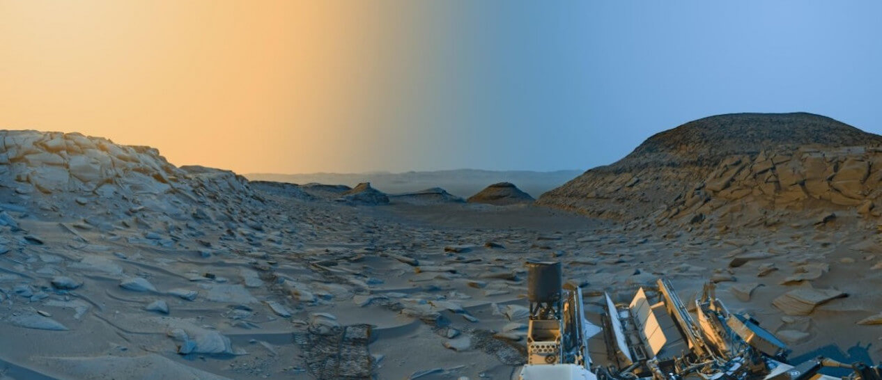 Curiosity cart-postal on Mars