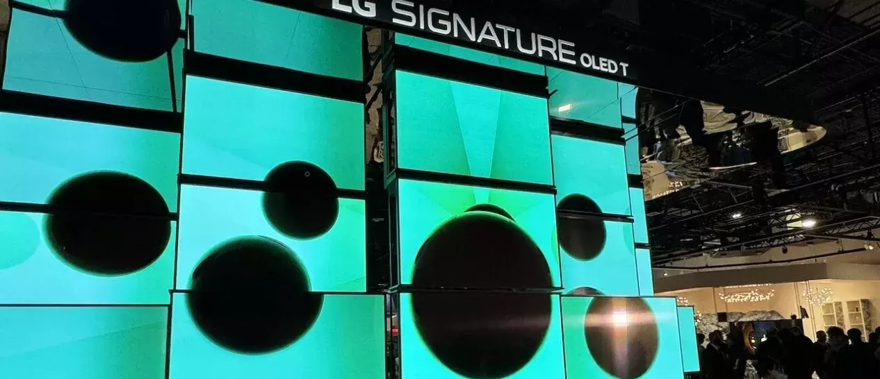 LG Signature OLED T