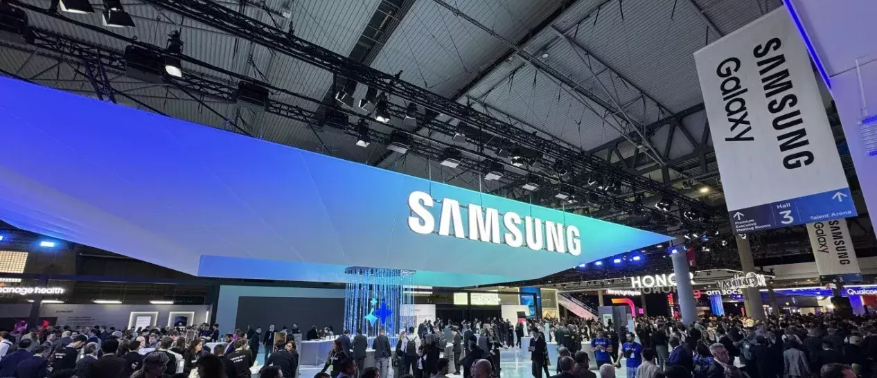 samsung booth @ mwc 2024