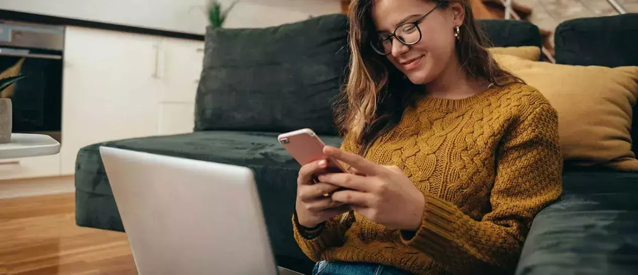 Ανακάλυψε τα πακέτα WHAT’S UP για σπίτι και κινητή, με απεριόριστη επικοινωνία και προσφορές που ταιριάζουν στο budget σου