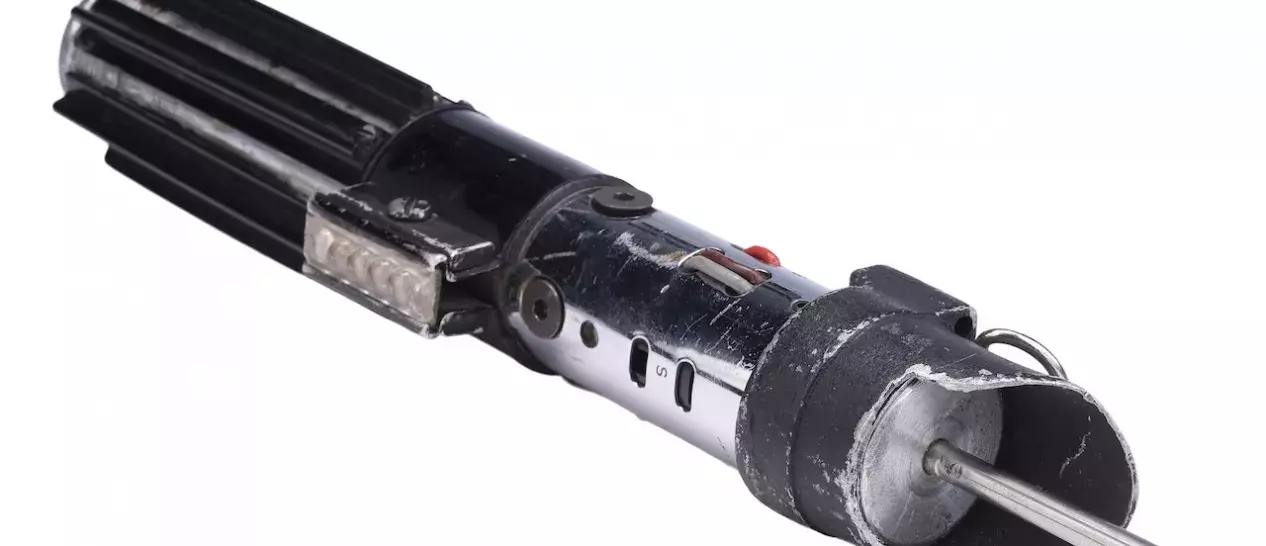 Το φωτόσπαθο του Darth Vader στο σφυρί, οι δημοφιλέστερες ταινίες του NETFLIX και άλλες ειδήσεις που ξεχώρισαν τη 2η βδομάδα Σεπτεμβρίου
