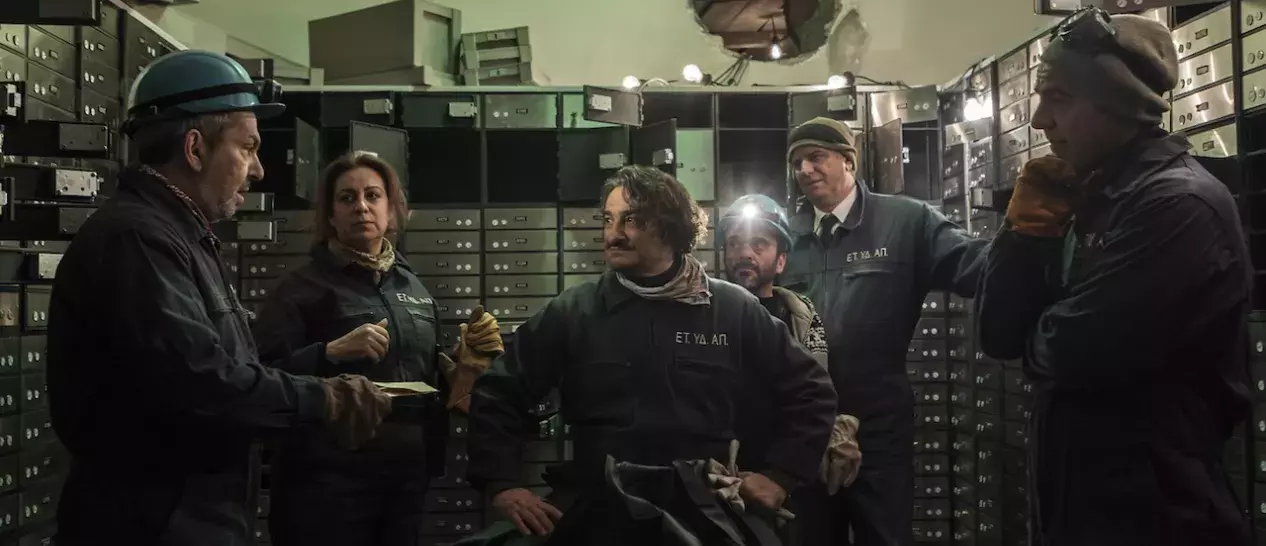 COSMOTE TV Δεκέμβριος: Νέες σειρές, εορταστικές ταινίες και premium περιεχόμενο