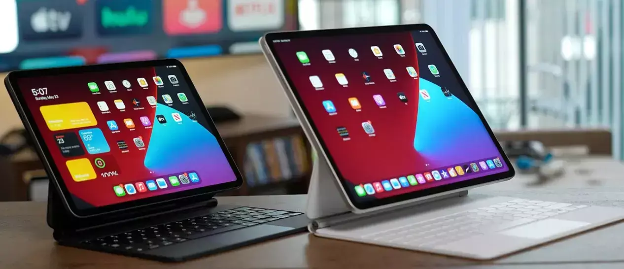 Δύο premium tablets APPLE iPad με πληκτρολόγιο