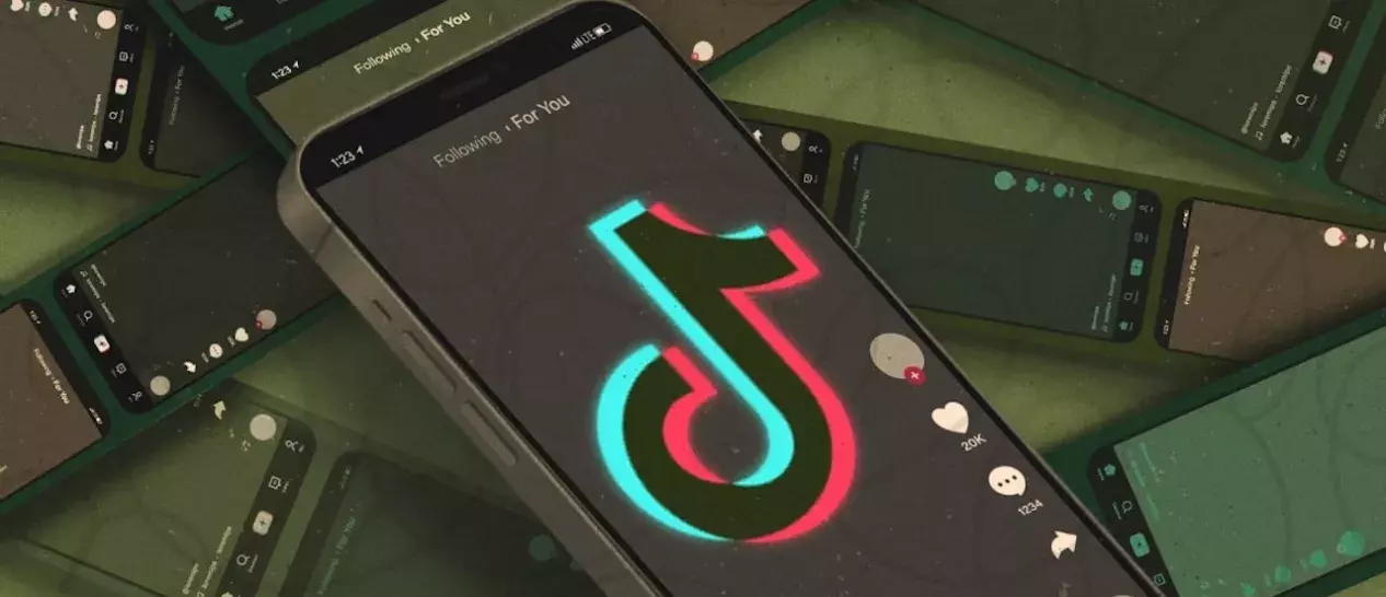 Η Ευρωπαϊκή Επιτροπή βάζει στο στόχαστρο τον αλγόριθμο του TikTok