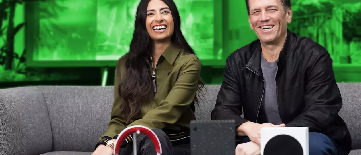 Ο Phil Spencer και η Asha Sharma