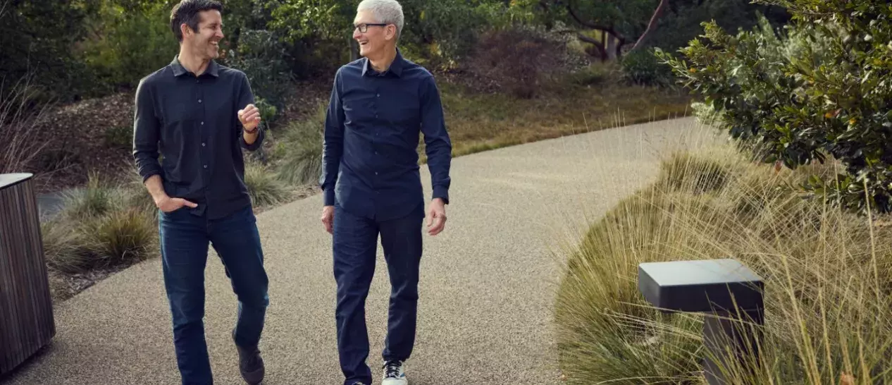 Νέα εποχή στην APPLE με CEO τον John Ternus και νέο ρόλο για τον Tim Cook