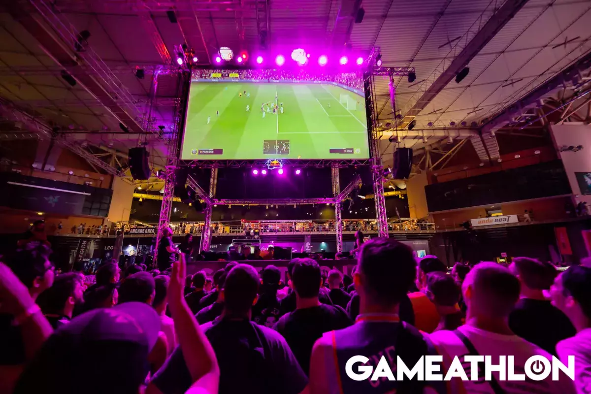crowd watching fifa tournament GAMEATHLON