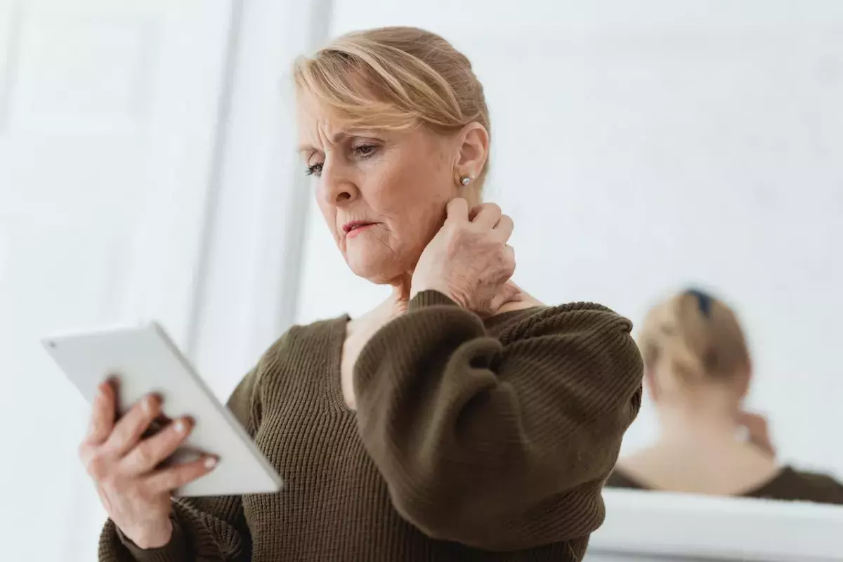 woman with WiFi tablet