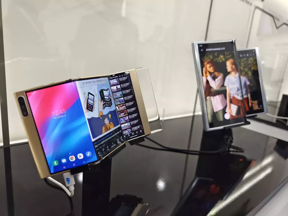 SAMSUNG Display SAMSUNG Display
