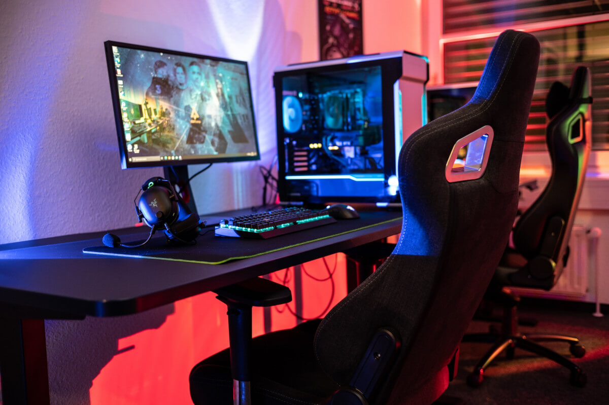 two gaming chairs in desktop