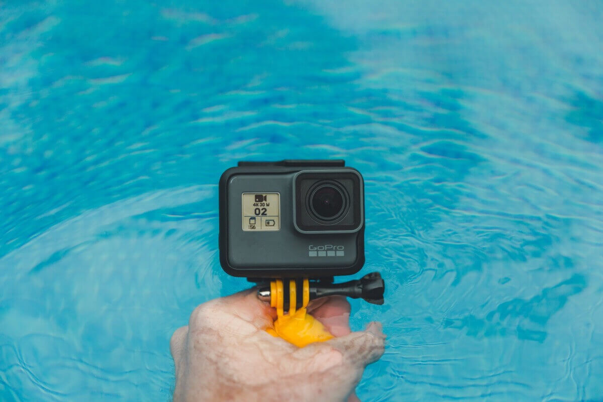 action camera in water