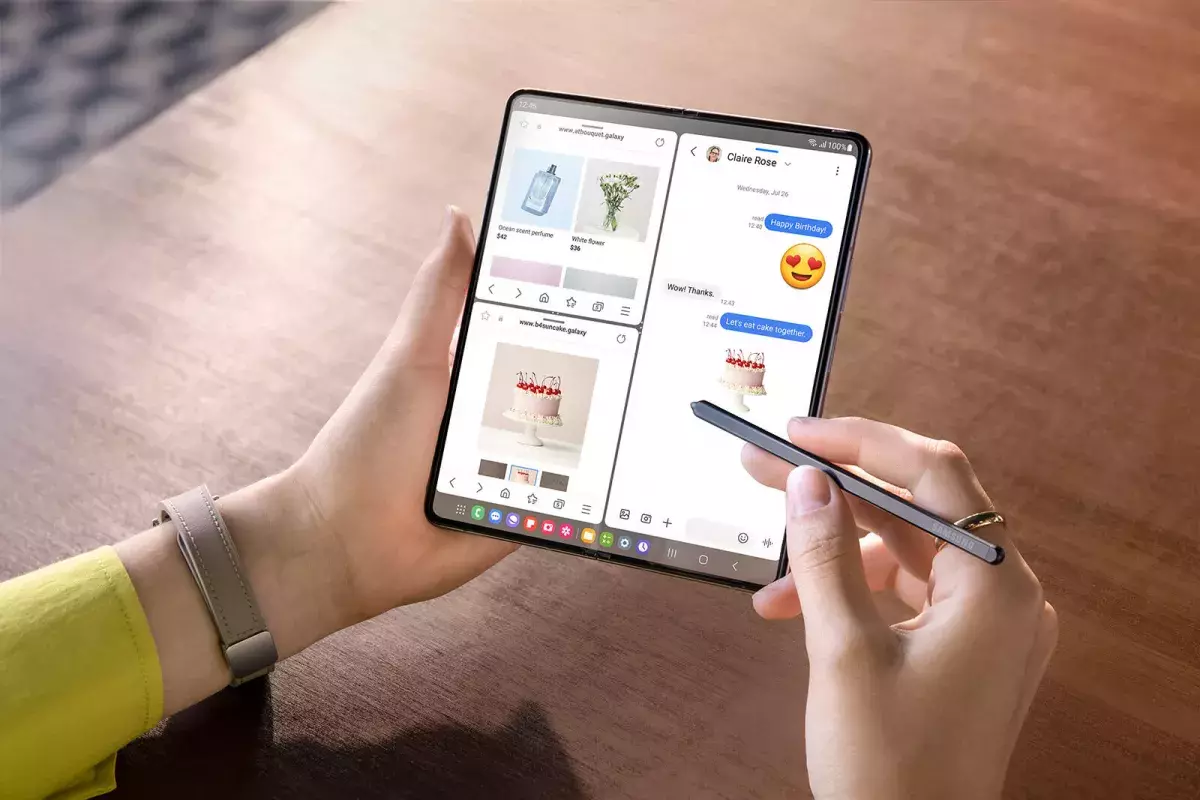 SAMSUNG Galaxy Z Fold5 SAMSUNG Galaxy Z Fold5 multitasking interface