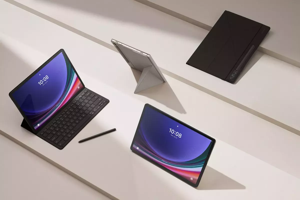 SAMSUNG Galaxy Tab S9 Series SAMSUNG Galaxy Tab S9 Series three angles