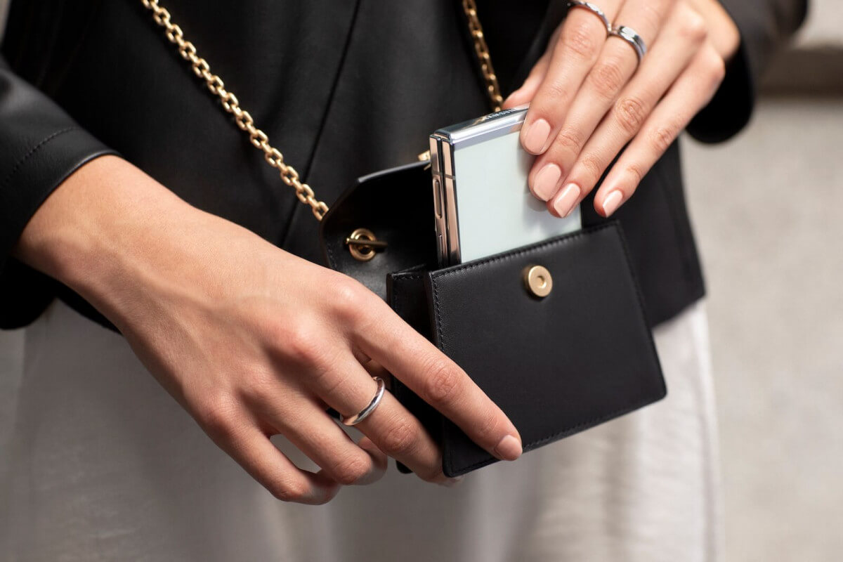 SAMSUNG Galaxy Z Flip5 inside a purse