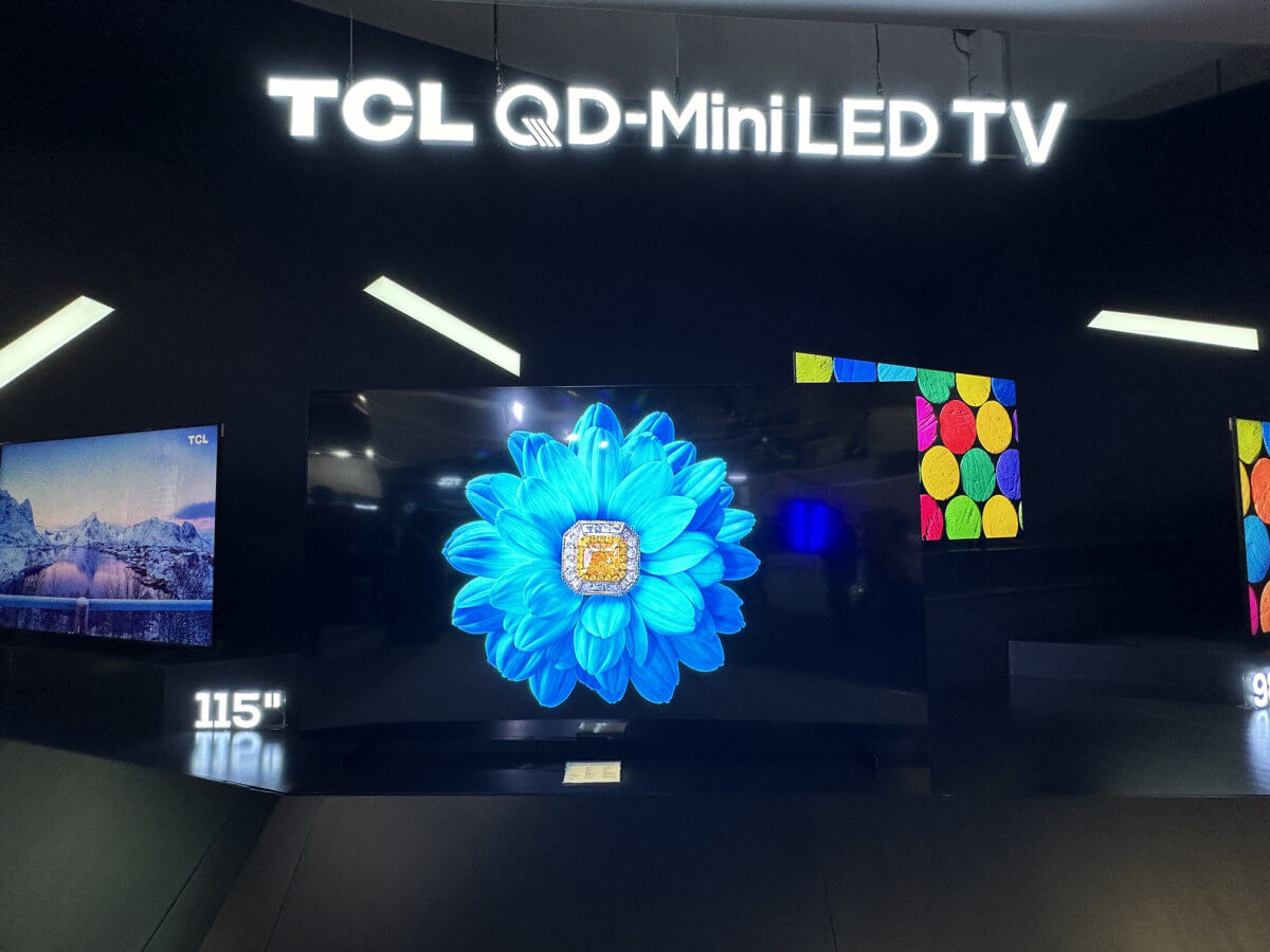 TCL Premium QD-Mini LED TV booth