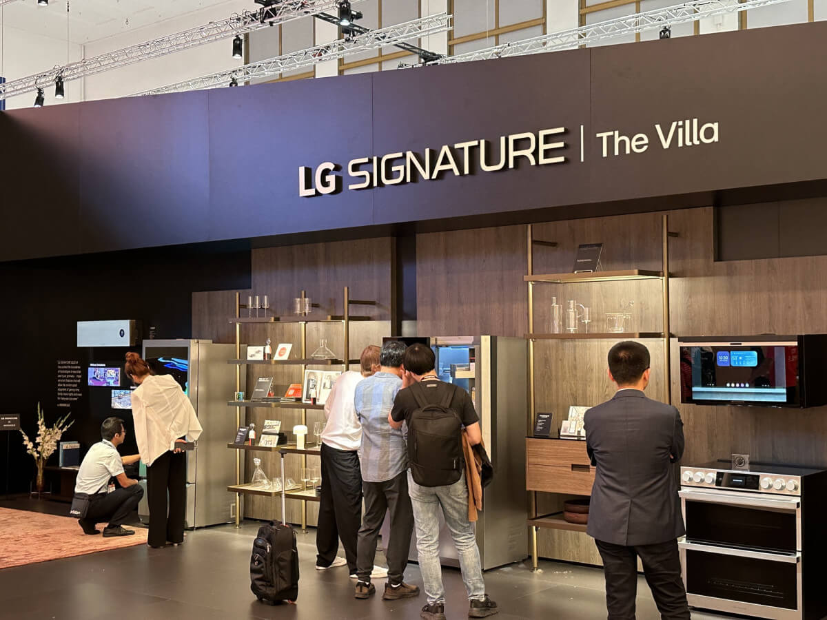 LG Signature booth