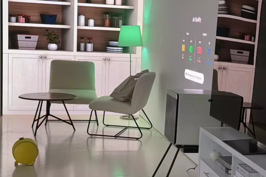 SAMSUNG Ballie at room