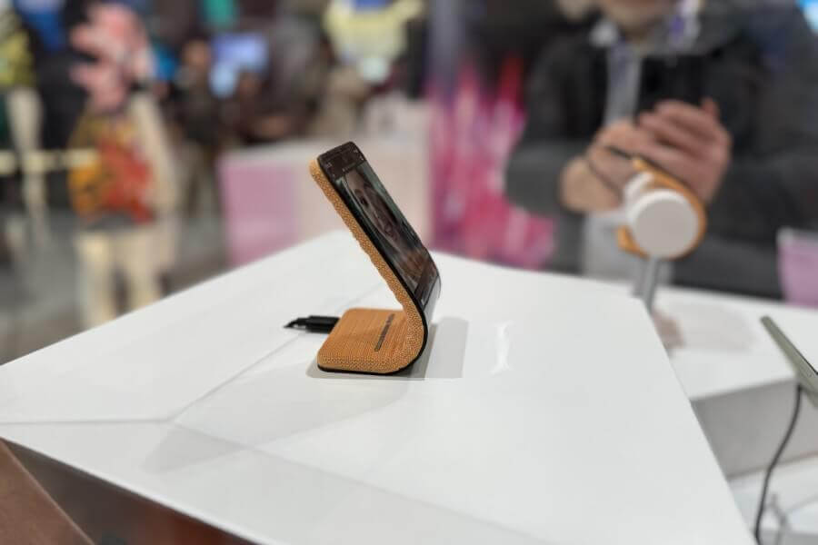 MOTOROLA Bendable Concept smartphone