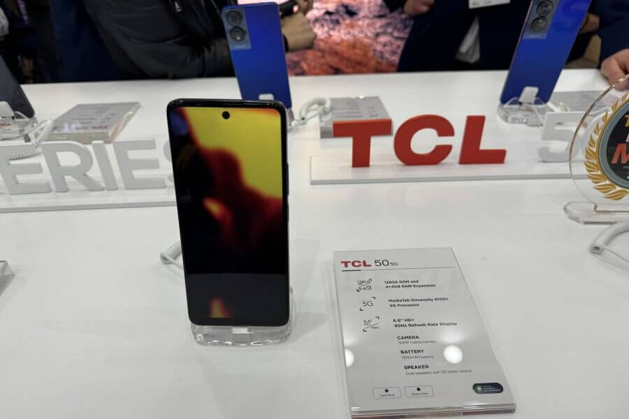 TCL 50 5G charging