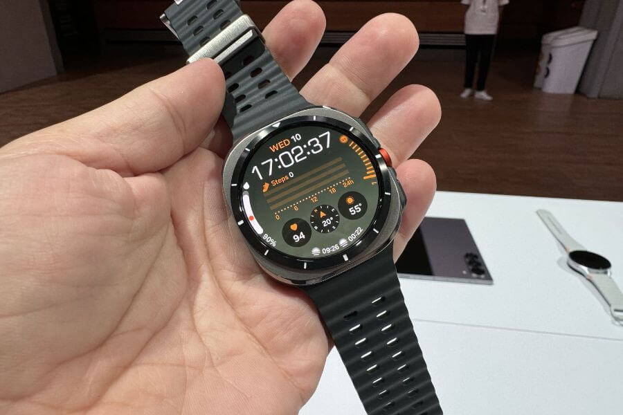 SAMSUNG Galaxy Watch Ultra front view