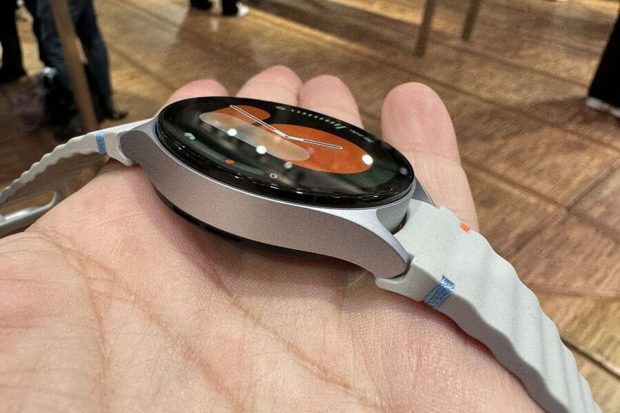 SAMSUNG Galaxy Watch7 on wrist