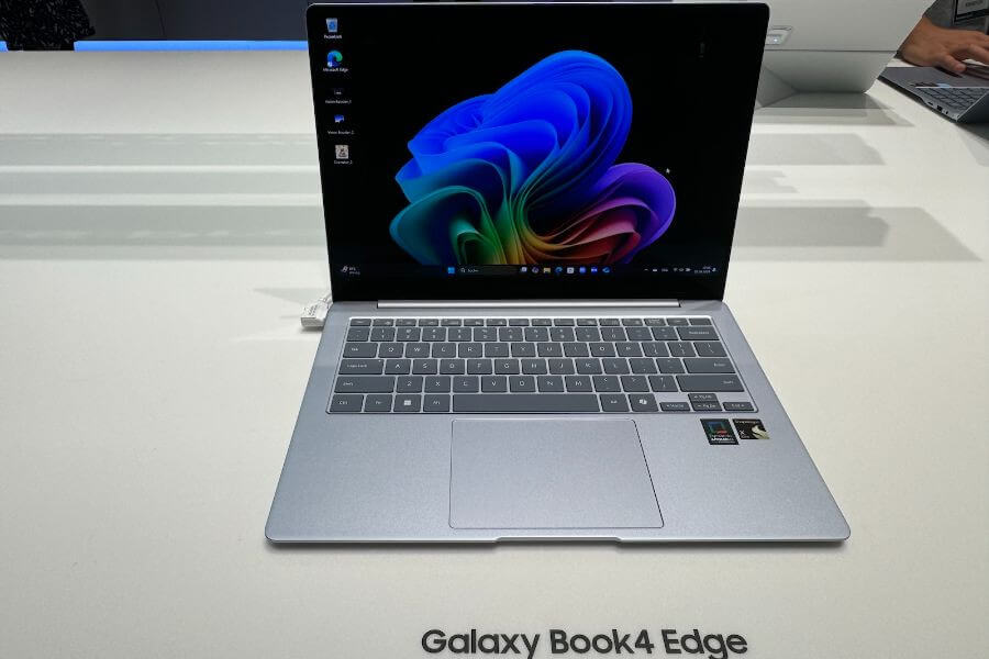 SAMSUNG Galaxy Book4 Edge