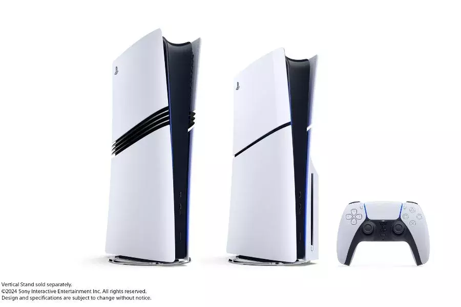PS5®Pro δίπλα στο PS5® και στο DualSense