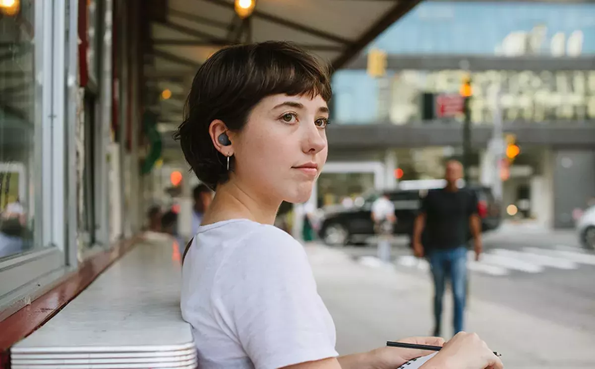 Τα JBL Wave Buds 2 προσφέρουν κορυφαία απόδοση σε συνδυασμό με τεράστια αυτονομία που φτάνει τις 40 ώρες Τα Wave προσφέρουν εξαιρετική απόδοση με αυτονομία 40 ωρών