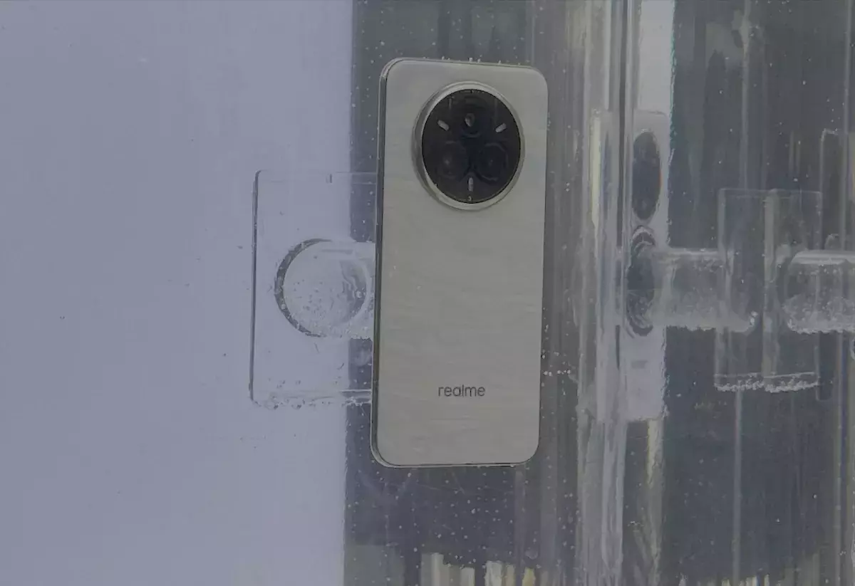 Με μπαταρία 6000 mAh και περισκοπικό τηλεφακό 50 MP, το REALME 14 Pro+ θα καλύψει όσους αναζητούν επιδόσεις στη φωτογραφία και αυτονομία Με εντυπωσιακά χαρακτηριστικά και άριστη αυτονομία, το REALME 14 Pro+ κάνει τη διαφορά στην κατηγορία του