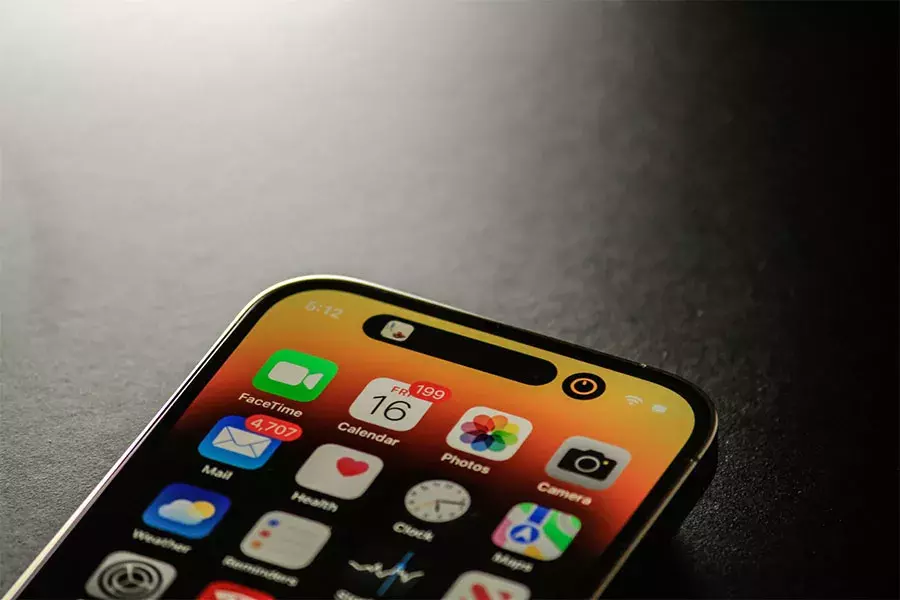 Το Dynamic Island είναι game changer στον τρόπο χρήσης του iPhone αφού απλοποιεί σε μεγάλο βαθμό τον έλεγχό του, επιτρέποντάς σου να κάνεις περισσότερα με πολύ λιγότερη προσπάθεια Το Dynamic Island αλλάζει σημαντικά το περιβάλλον χρήσης του iPhone, κάνοντας τα πάντα πιο προσβάσιμα