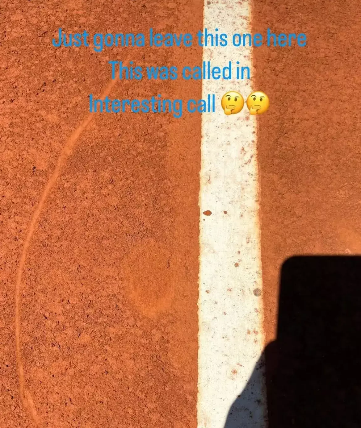 Ο Zverev δημοσίευσε αυτή τη φωτογραφία στο Instagram Story του Οι τενίστες αμφισβητούν την ακρίβεια της ηλεκτρονικής τεχνολογίας κρίσης γραμμών στα χωμάτινα γήπεδα