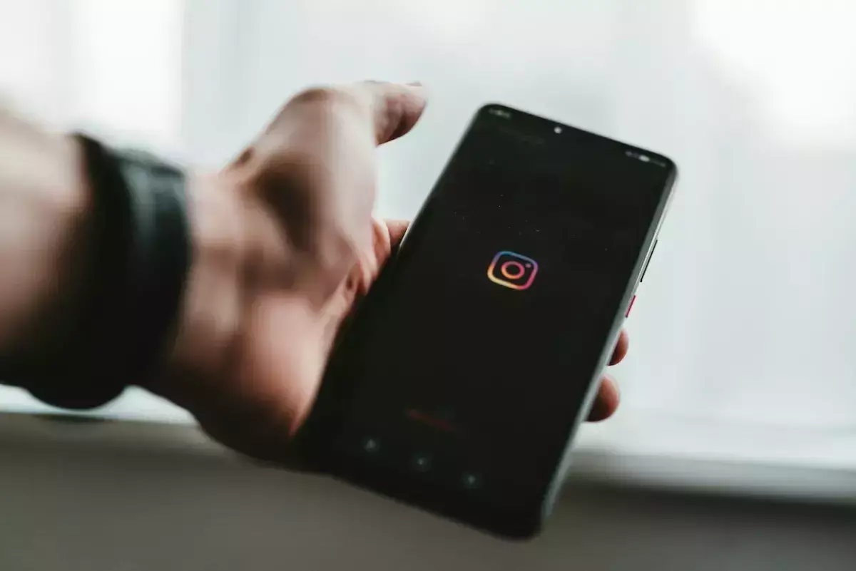 Η Google επιβεβαιώνει ότι το Instagram εξαντλεί τη μπαταρία των Android τηλεφώνων