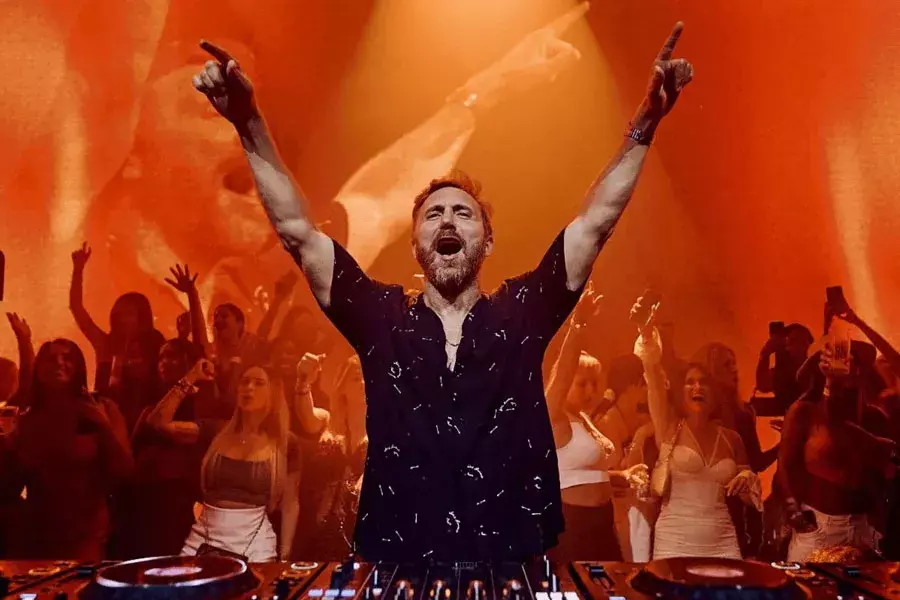 Guetta, Skrillex, Garrix, Aoki και λοιποί παρόμοιοι παραγωγοί, αποτελούν κορυφαία ονόματα στο παγκόσμιο μουσικό στερέωμα πια