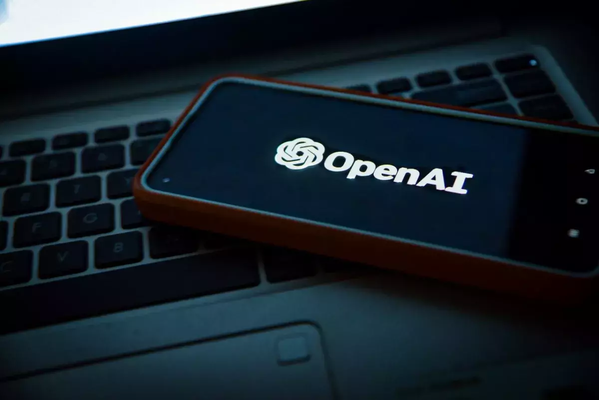 Η OPENAI καθυστερεί το πρώτο ανοιχτό της μοντέλο