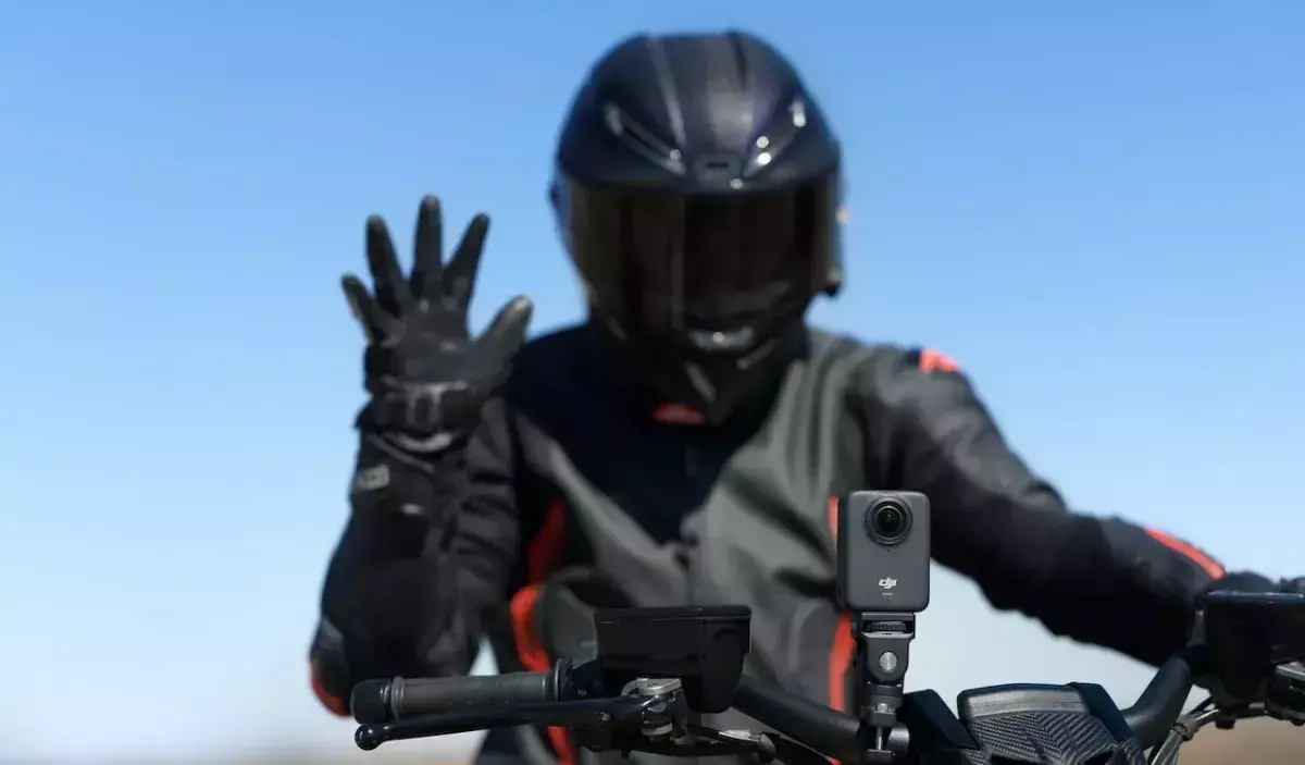 Η DJI παρουσιάζει την Osmo Action 360 με αισθητήρα 1 ιντσών και δυνατότητα μετατροπής σε υπερευρυγώνια κάμερα 5K.