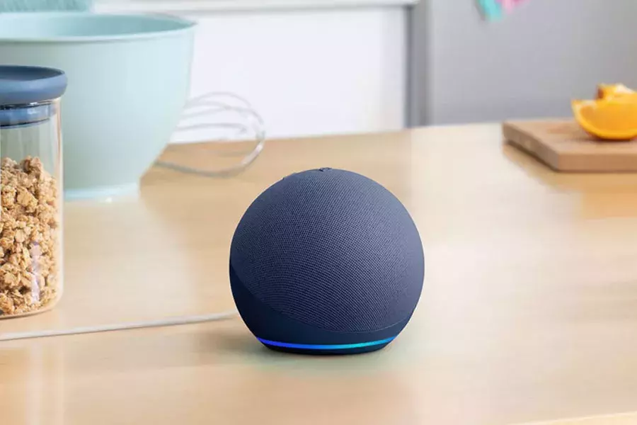 Φαντάσου να μπορούσες να «μιλήσεις» στο smart home σου με τρόπο εντελώς οργανικό, ακριβώς όπως θα έκανες με έναν άνθρωπο, προκειμένου να το ενημερώσεις ότι θα λείψεις για κάποιο χρονικό διάστημα… Η επικοινωνία μεταξύ ανθρώπου και smart home είναι ήδη πολύ καλή αλλά μπορεί να γίνει ακόμα καλύτερη