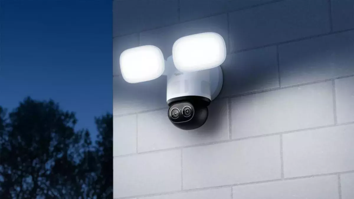 Το TrackFlex Floodlight WiFi συνδυάζει παρακολούθηση 4K με έξυπνο φωτισμό εξωτερικού χώρου Η Reolink κυκλοφορεί την TrackFlex Floodlight WiFi με ανάλυση 4K και κάλυψη 360 μοιρών