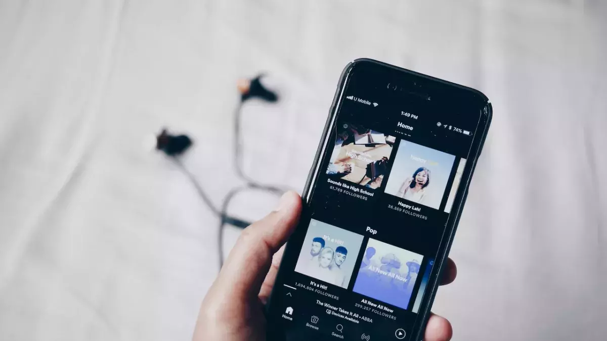 Το SPOTIFY κατήργησε (μάλλον) τον κανόνα των «έξι skips ανά ώρα» δίνοντας στους δωρεάν χρήστες του δυνατότητα επιλογής οποιουδήποτε τραγουδιού