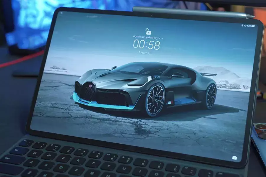 Ένα Android tablet με γραφίδα και πληκτρολόγιο