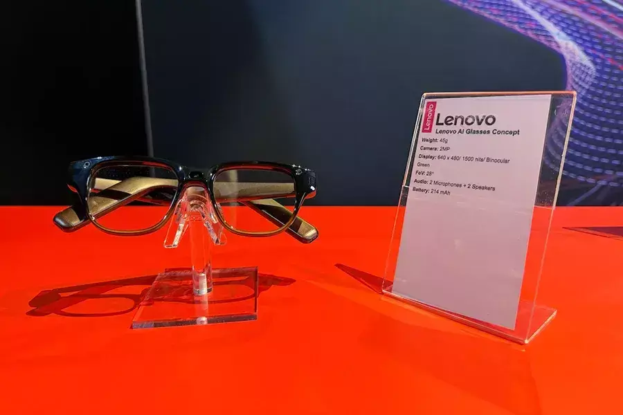 Τα έξυπνα γυαλιά της LENOVO στη CES 2026