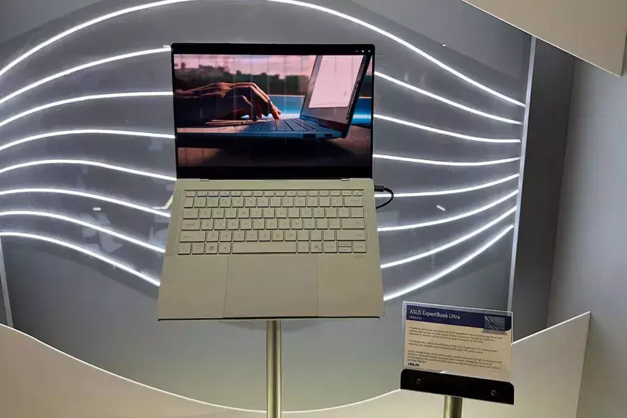 Το ASUS Expertbook Ultra στη CES 2026