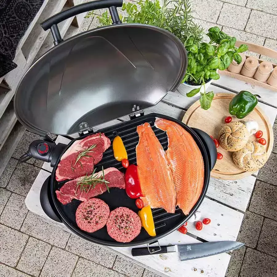 Λιχουδιές ψήνονται σε ένα BBQ