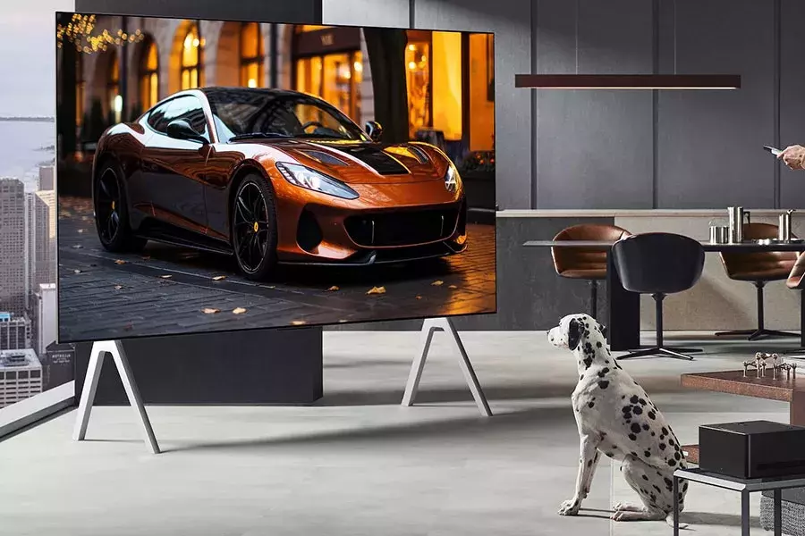 Μία μεγάλη LG OLED σε ένα σαλόνι