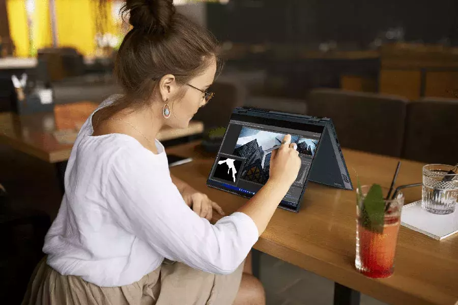 Αναποφάσιστος ανάμεσα σε laptop και tablet; Εξέτασε τη λύση ενός 2-in-1