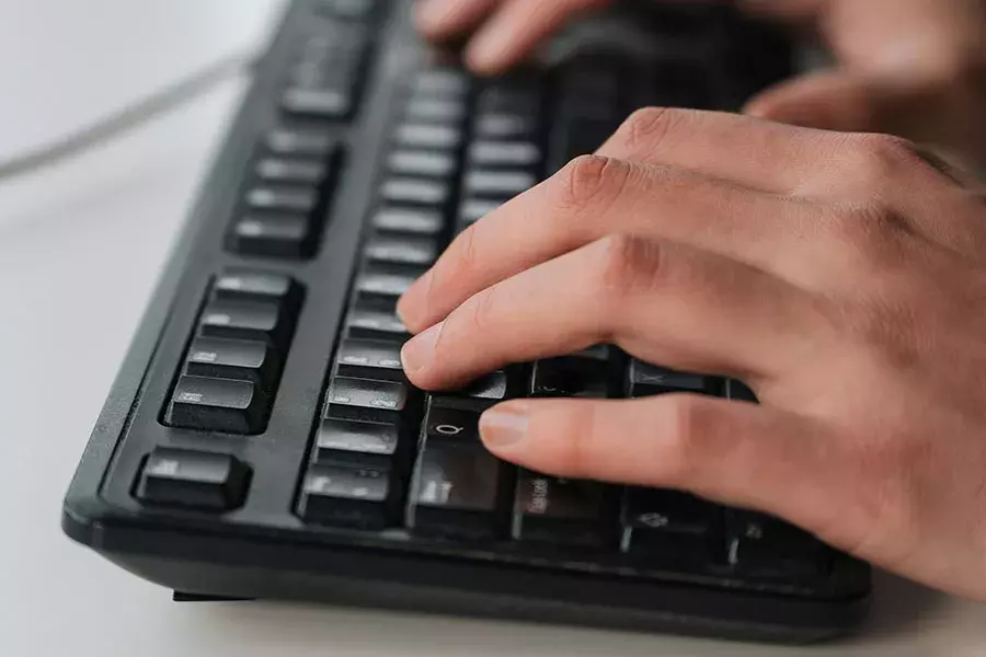 Φρόντισε να δώσεις το απαραίτητο βάρος στην αγορά του νέου σου πληκτρολογίου – αν δεν το κάνεις, τότε θέτεις σε κίνδυνο την υγεία των χεριών σου