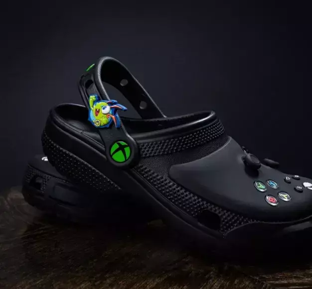 Τα νέα CROCS που λάνσαρε η MICROSOFT με αφορμή τα 20 χρόνια Xbox 360