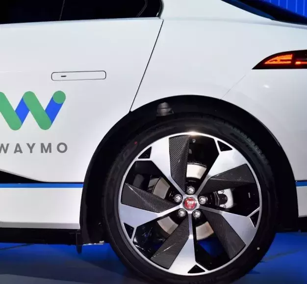 Η διακοπή ρεύματος ανέδειξε τα όρια της απομακρυσμένης υποστήριξης της WAYMO