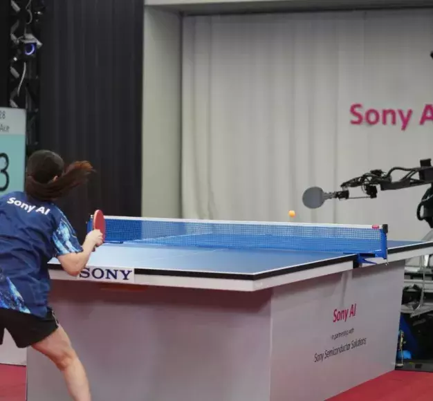 Η SONY παρουσιάζει ρομπότ που ανταγωνίζεται elite αθλητές στο πινγκ πονγκ