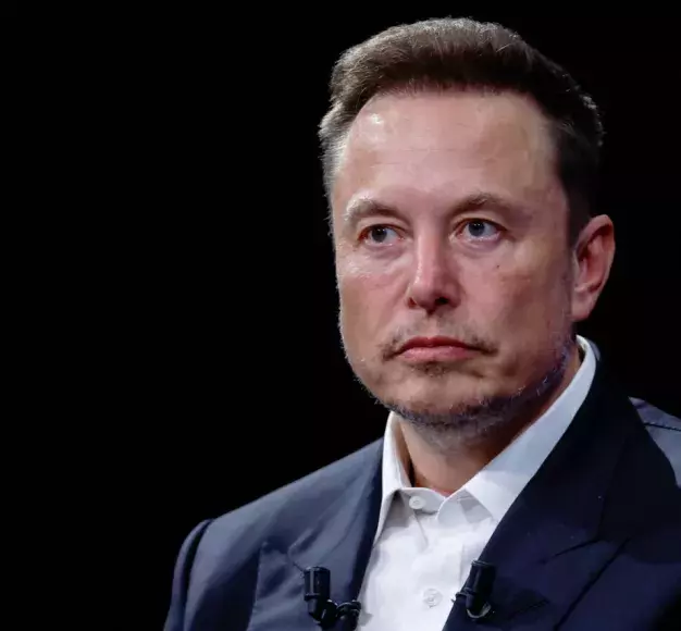 Ο Elon Musk έγινε ο πρώτος τρισεκατομμυριούχος στον κόσμο 